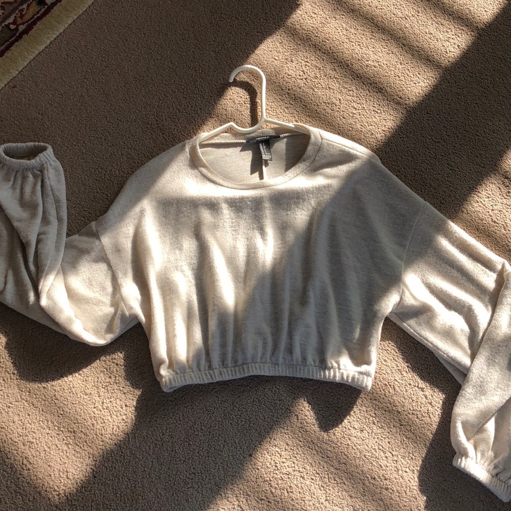 Super soft cropped sweater!